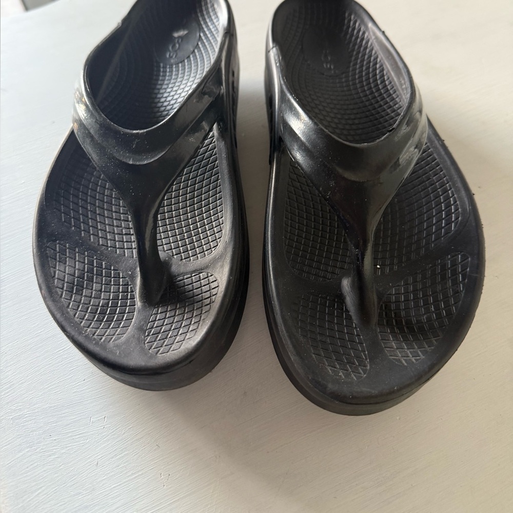 Black Flip Flop Sandals